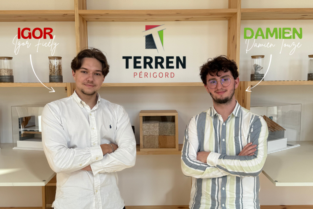 Les deux super stagiaires de Terren prennent la pose